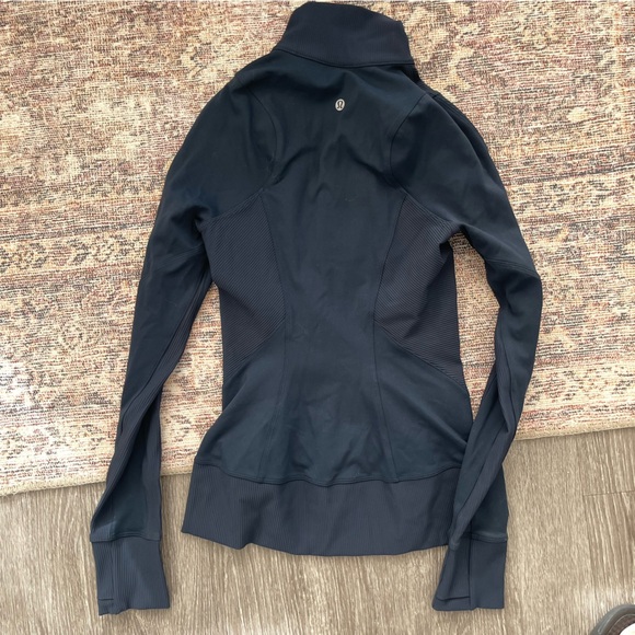 Lululemon Jacket - Picture 6 of 6